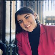 Diplomata in liceo delle scienze umane, laureanda in scienze dell’educazione. Disponibile per ripetizioni di materie umanistiche, italiano, letteratura, storia